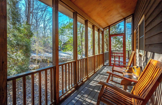 Cozy Brock Creek Cabin near Chattanooga