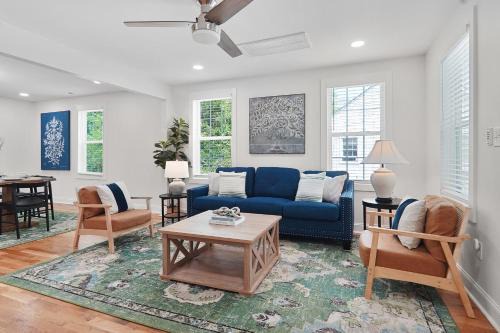 Cozy Bull Cottage - Duke, Unc, Modern