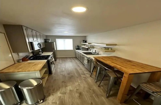 Cozy bungalow at the base of Bishop's Peak in SLO