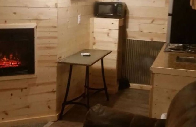 Cozy Cabin by the creek