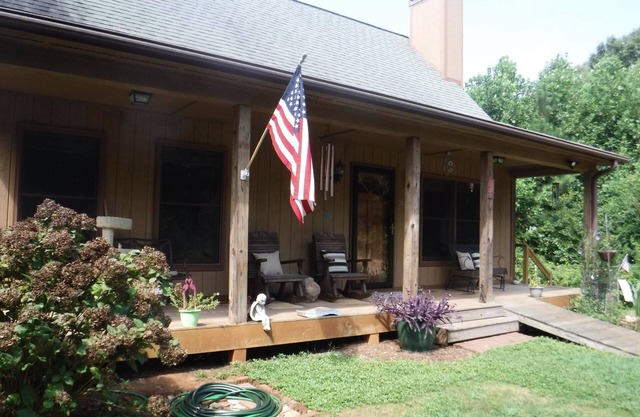 Cozy Cabin close to Clemson