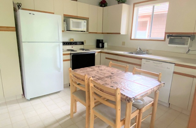 Cozy Cabin in Buena Vista Resort w/Boat Slip, Beach/Lake Access, Kayaks, Park.