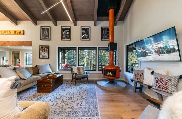 Cozy Cabin in Olympic Valley, next to Palisades Resort & Tahoe City