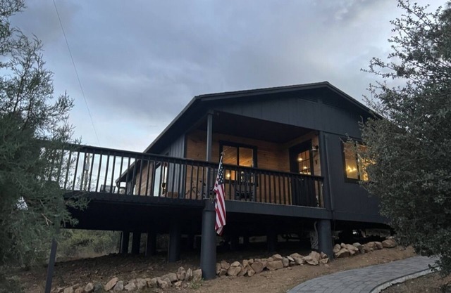 Cozy Cabin in the Pines with Views!