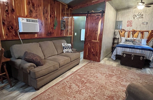 Cozy cabin near the beautiful crystal mines of Mount Ida and Lake Ouachita