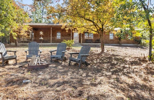 Cozy Cabin on Chateau | Waterfront | Sleeps 12