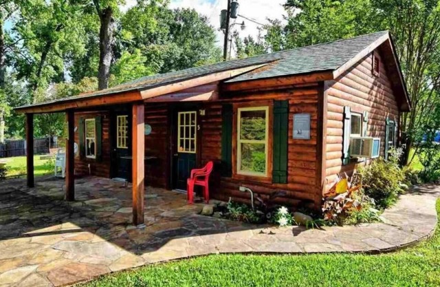 Cozy Cabin on the Water!