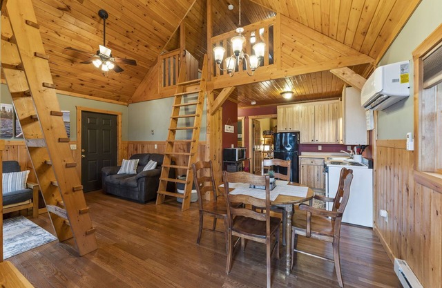 Cozy cabin on the water and still close to everything!