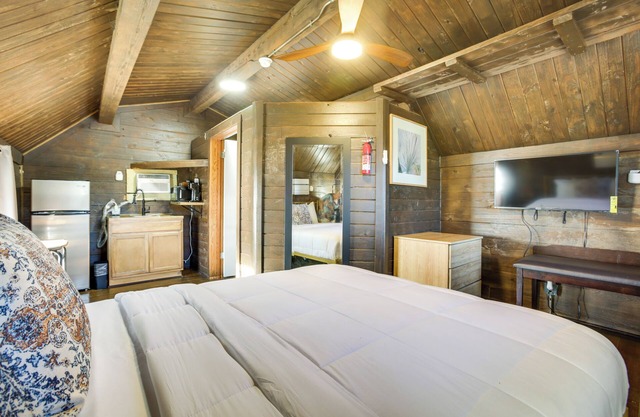 Cozy Cabin w/Pool Access Near NOLA!