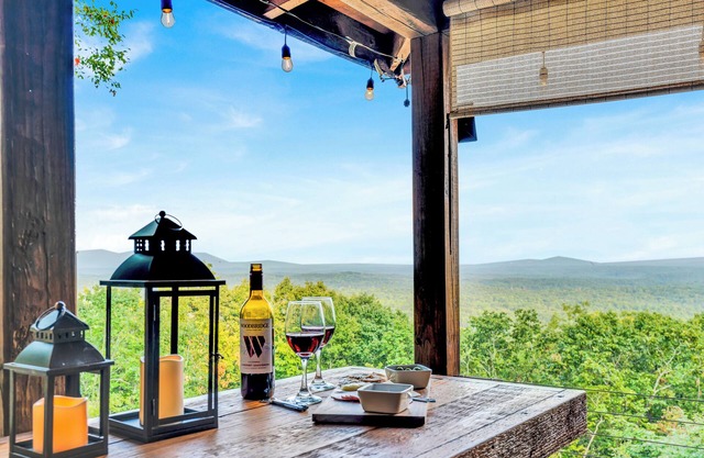 Cozy Cabin with Amazing Long-Range View