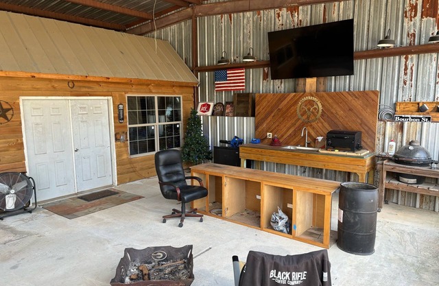 Cozy cabin with WiFi and AC in charming Butler Private getaway on large acerage