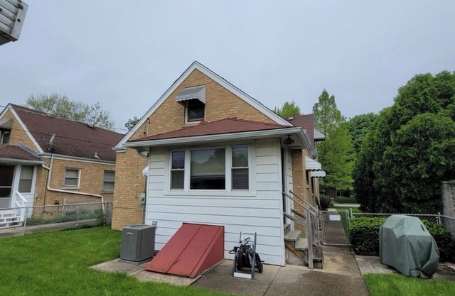 Cozy cape cod - Feels like home Skokie with WiFi and AC