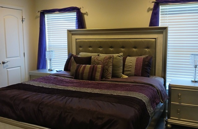 Cozy Casa on the Hill-Mins to South Campus, RTJ Golf, Tennis Courts, I-65