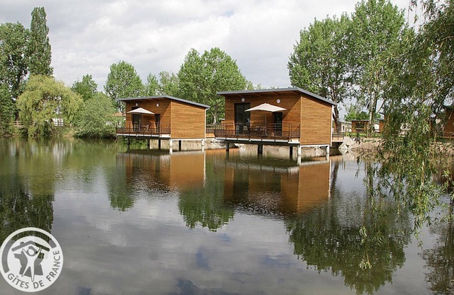 Cozy Chalets with Private Terrace by Lake, Near Saint-Étienne – Pet-Friendly, WiFi, Outdoor Activities