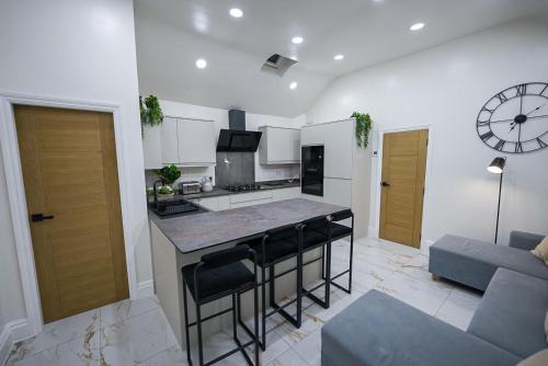 Cozy Charming Bungalow BRAND NEW