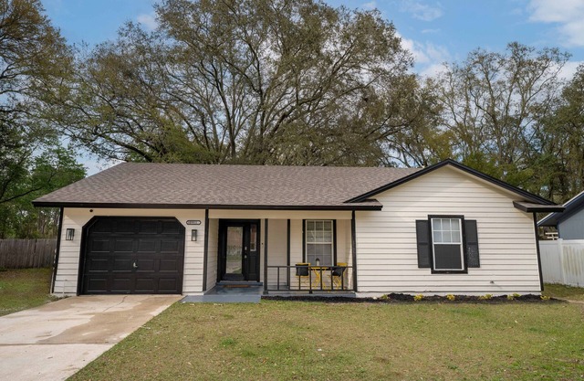 Cozy Chateau, close to River City, and Jax Int'l Airport!