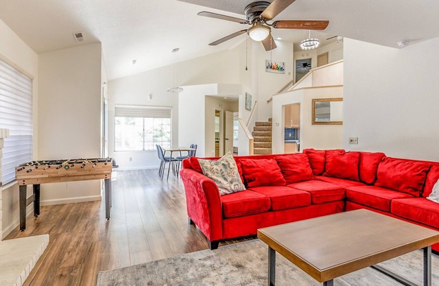 Cozy&Cheerful 4BR Home with Pool | Close to Yosemite