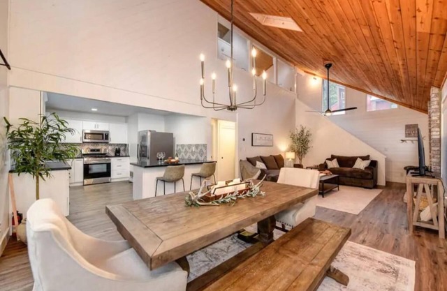 Cozy-chic cabin close to wineries!