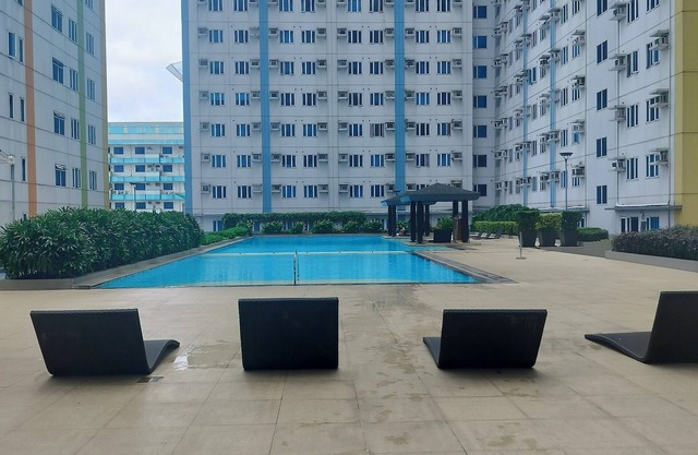 Cozy City Getaway in Quezon City - Entire Condo for Rent