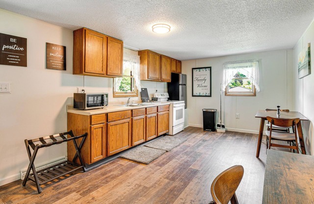 Cozy Clearfield Apartment - 3 Mi to Downtown!