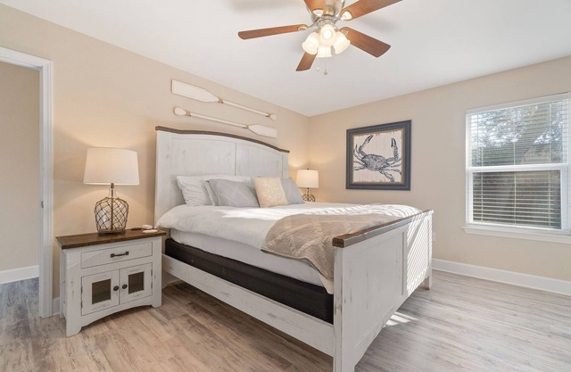 Cozy & close to FL&AL beaches & Downtown! Owner managed~Large backyard~Stocked!