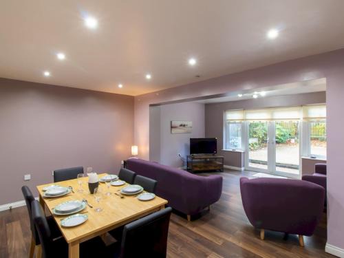 Cozy Coastal 3-Bedroom Home in North Shields - PTK