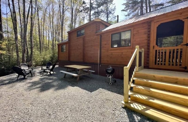 Cozy Coastal Cabin #1