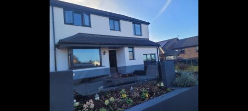 Cozy Coastal Retreat in Colwyn bay sleeps 8