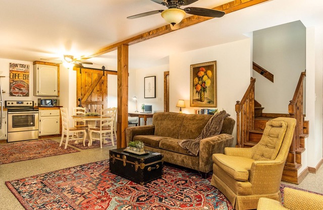 Cozy & Comfortable Carriage House