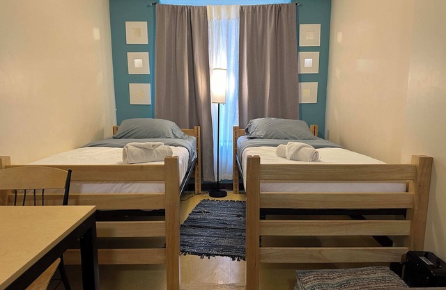 Cozy + Convenient | Downtown Apt | Walk Everywhere