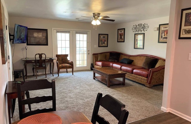 Cozy & Convenient Stay 2BR Near Ft Campbell