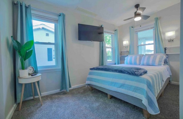 Cozy Cottage By The Lake