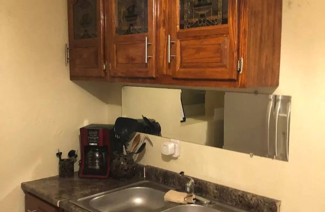 Cozy cottage in quiet neighborhood.