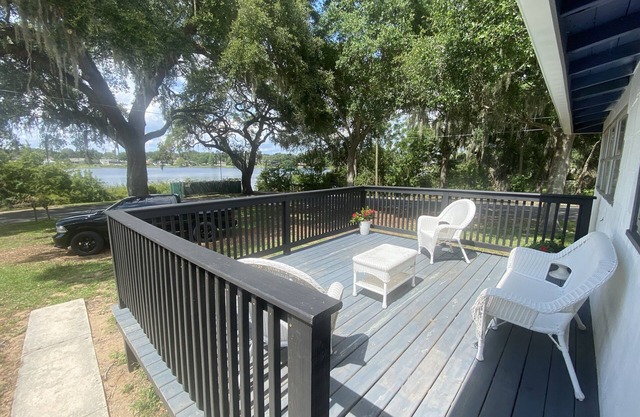 Cozy cottage located in Tavares near Mt Dora