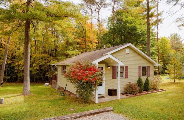 Cozy Cottage near Cook Forest Park, ANF