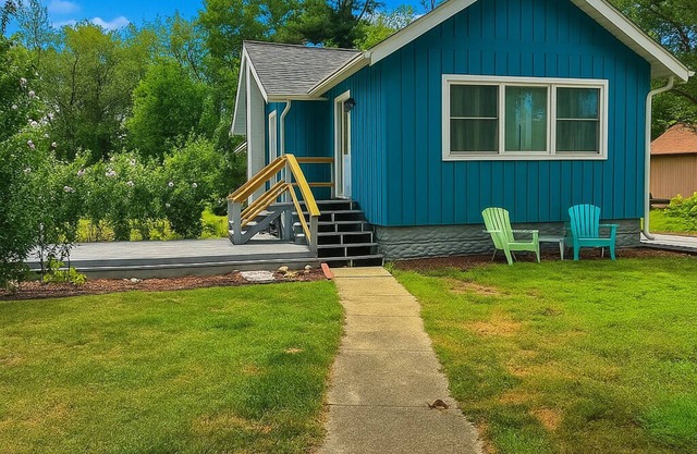 Cozy Cottage With Lake View