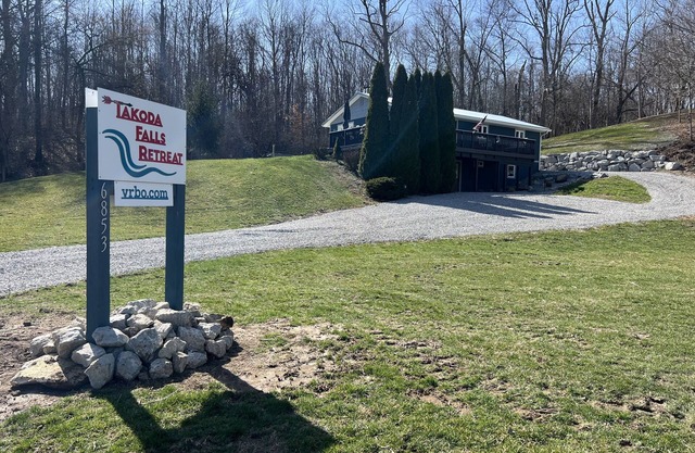 Cozy country retreat with hot tub — also accepting short term rentals