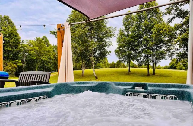 Cozy Cub Getaway Pet Friendly Peaceful Vibes