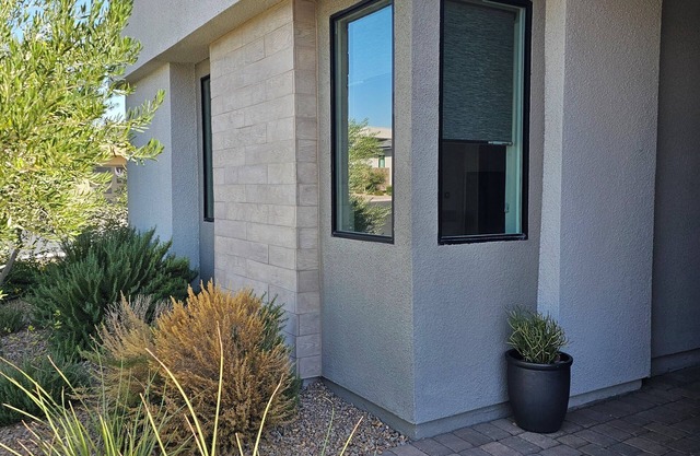 Cozy detached guest house in enchanting Summerlin Las Vegas with AC, WiFi, Gym