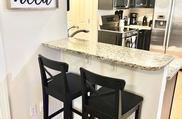 COZY DOWNTOWN APARTMENT-Naval Academy Vicinity