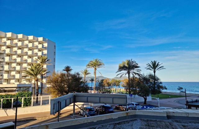 Cozy apartment with a fantastic sea view