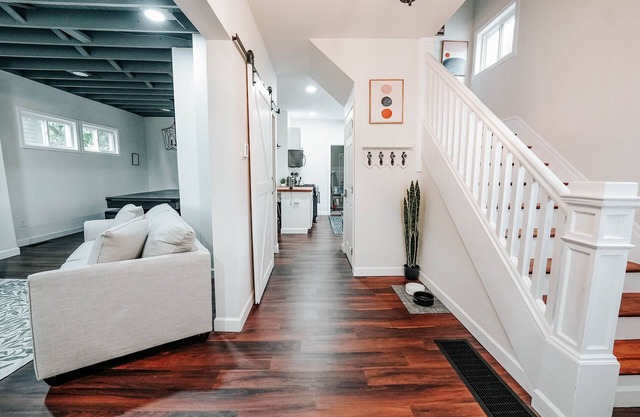 Cozy escape w/Hot Tub, ideal for family and friends!