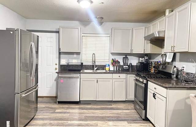 Cozy-Family Friendly-Hidden Gem in Modesto-Newly Built, 3 Bed, 2 Bath, 5 Beds