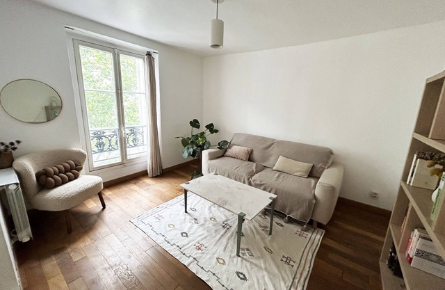 Cozy Flat Near Champs Elysées