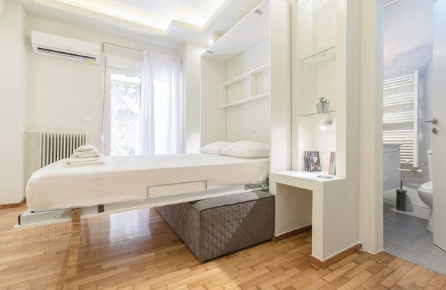 Cozy Flat with Terrace & Patio, next to Lycabettus