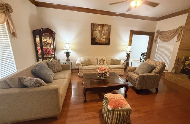 Cozy Garden Stay in Pasadena Near Shops, Dining & Attractions