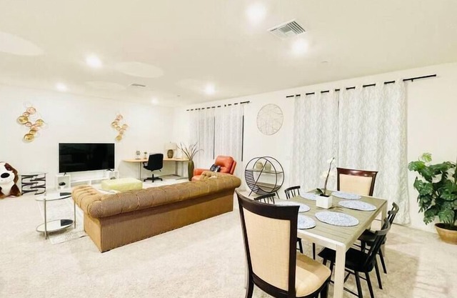 Cozy Getaway 5-Bdr Family Retreat Home nearUCR NOS