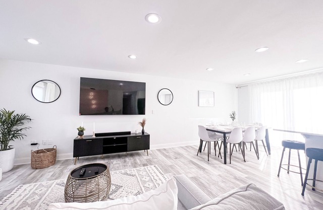 Cozy Getaway Lodge & Retreat w/game room/deck/fire pit ~25mins from Hershey P