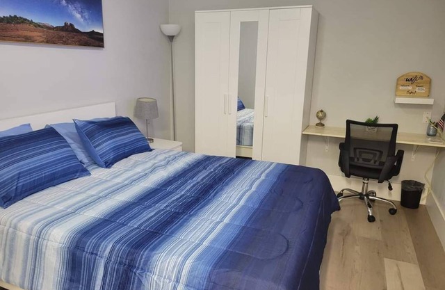 Cozy Getaway Studio Close to Airport and Beaches in Carrollwood Tampa