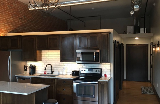 Cozy historic loft in downtown Dunlap, Iowa - home away from home